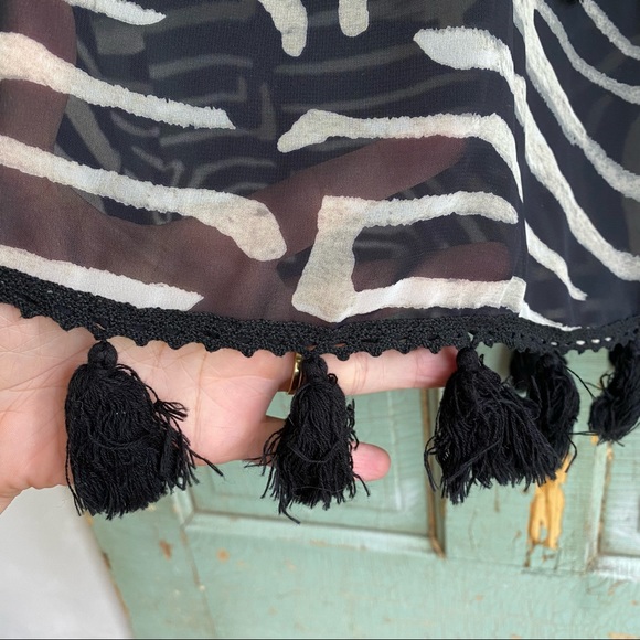 Show Me Your Mumu Zebra Print Tennessee Tassel Tunic XS - Picture 6 of 9